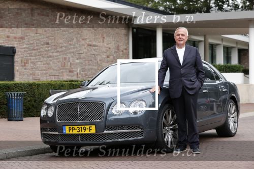 Amsterdam 27 augustus 2020
Harry Mens met zijn Bentley Flying Spur . De auto heeft een top snelheid van 320 km/per uur