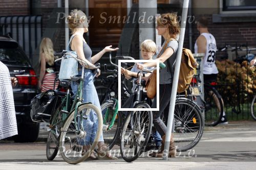 Amsterdam 19 augustus 2020
Ilse Warringa op de fiets in Amsterdam
