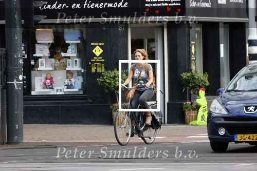 Amsterdam 19 augustus 2020
Ilse Warringa op de fiets in Amsterdam