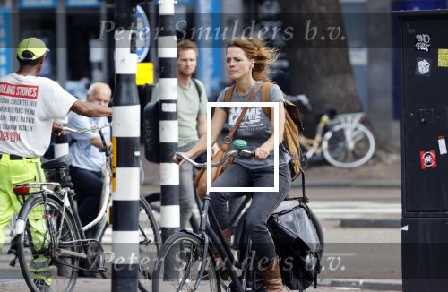 Amsterdam 19 augustus 2020
Ilse Warringa op de fiets in Amsterdam