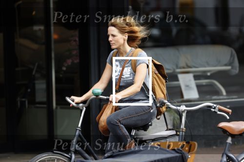 Amsterdam 19 augustus 2020
Ilse Warringa op de fiets in Amsterdam