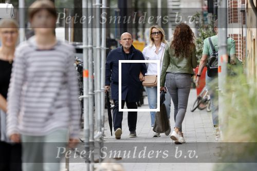 Amsterdam 22 augustus 2020
Jaap v Zweden met zijn vrouw Aaltje op straat in Amsterdam zuid