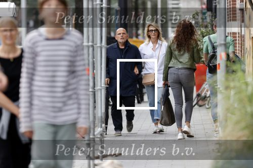 Amsterdam 22 augustus 2020
Jaap v Zweden met zijn vrouw Aaltje op straat in Amsterdam zuid