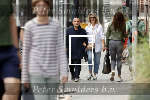 Amsterdam 22 augustus 2020
Jaap v Zweden met zijn vrouw Aaltje op straat in Amsterdam zuid