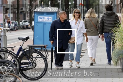 Amsterdam 22 augustus 2020
Jaap v Zweden met zijn vrouw Aaltje op straat in Amsterdam zuid