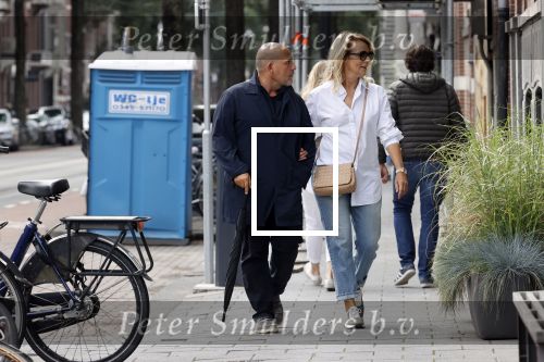 Amsterdam 22 augustus 2020
Jaap v Zweden met zijn vrouw Aaltje op straat in Amsterdam zuid