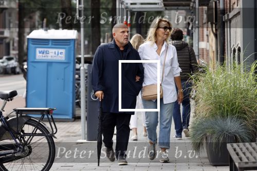 Amsterdam 22 augustus 2020
Jaap v Zweden met zijn vrouw Aaltje op straat in Amsterdam zuid