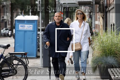 Amsterdam 22 augustus 2020
Jaap v Zweden met zijn vrouw Aaltje op straat in Amsterdam zuid