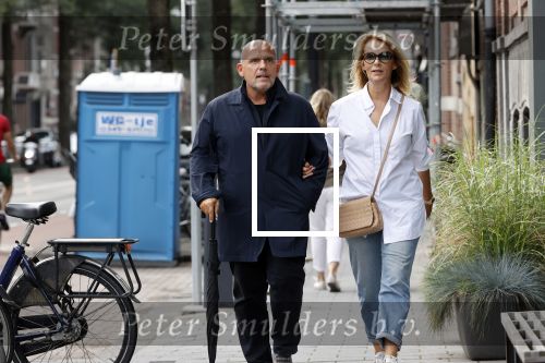Amsterdam 22 augustus 2020
Jaap v Zweden met zijn vrouw Aaltje op straat in Amsterdam zuid