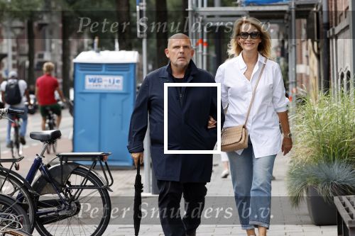 Amsterdam 22 augustus 2020
Jaap v Zweden met zijn vrouw Aaltje op straat in Amsterdam zuid