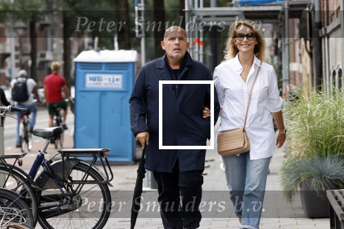 Amsterdam 22 augustus 2020
Jaap v Zweden met zijn vrouw Aaltje op straat in Amsterdam zuid