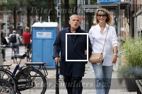 Amsterdam 22 augustus 2020
Jaap v Zweden met zijn vrouw Aaltje op straat in Amsterdam zuid