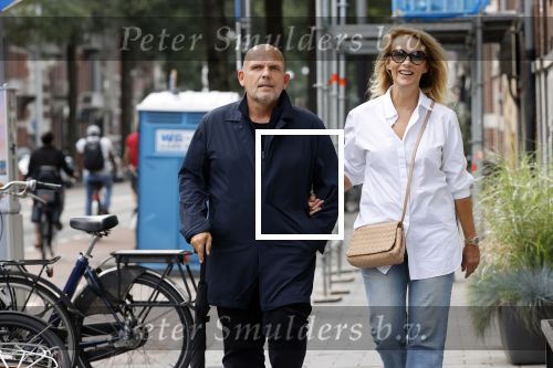 Amsterdam 22 augustus 2020
Jaap v Zweden met zijn vrouw Aaltje op straat in Amsterdam zuid