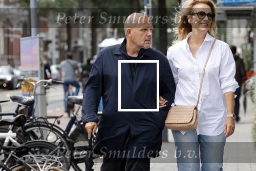 Amsterdam 22 augustus 2020
Jaap v Zweden met zijn vrouw Aaltje op straat in Amsterdam zuid