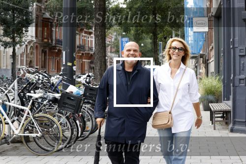 Amsterdam 22 augustus 2020
Jaap v Zweden met zijn vrouw Aaltje op straat in Amsterdam zuid