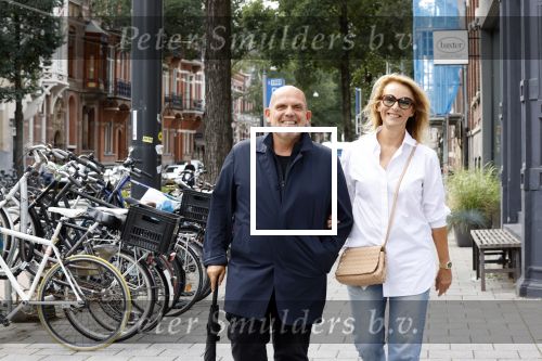 Amsterdam 22 augustus 2020
Jaap v Zweden met zijn vrouw Aaltje op straat in Amsterdam zuid