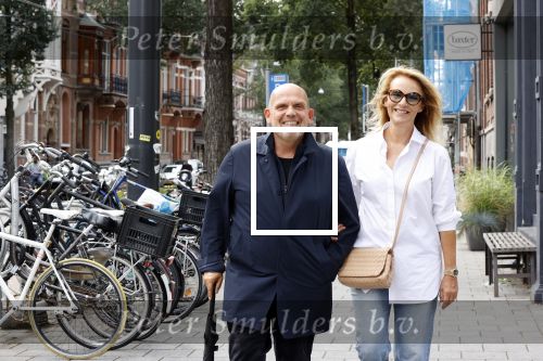 Amsterdam 22 augustus 2020
Jaap v Zweden met zijn vrouw Aaltje op straat in Amsterdam zuid