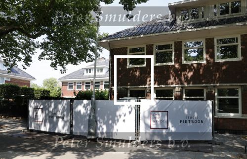 Amsterdam 16 augustus 2020
Piet Boon gaat Jeroen v d Boom helpen met de verbouwing van zijn huis.
