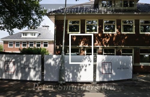 Amsterdam 16 augustus 2020
Piet Boon gaat Jeroen v d Boom helpen met de verbouwing van zijn huis.