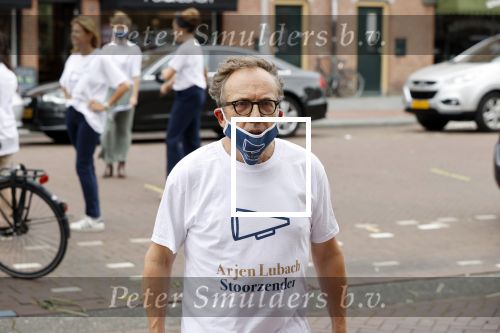 Amsterdam 20 augustus 2020
Arjen Lubach in zijn pop u store ivm met zijn  nieuwe boek stoorzender. Uitgever Joost Nijsen
