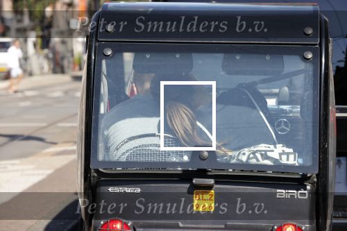 Amsterdam 19 augustus 2020
Julian Vahle met zijn vriendin Chelsey Weimar in hun Biro karretje