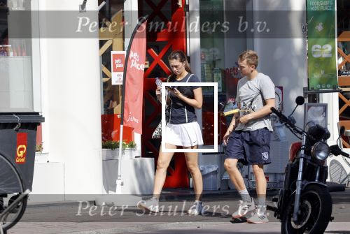 Amsterdam 19 augustus 2020
Julian Vahle met zijn vriendin Chelsey Weimar in hun Biro karretje