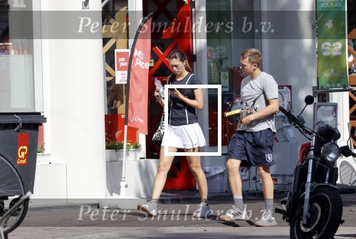Amsterdam 19 augustus 2020
Julian Vahle met zijn vriendin Chelsey Weimar in hun Biro karretje
