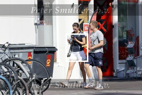 Amsterdam 19 augustus 2020
Julian Vahle met zijn vriendin Chelsey Weimar in hun Biro karretje