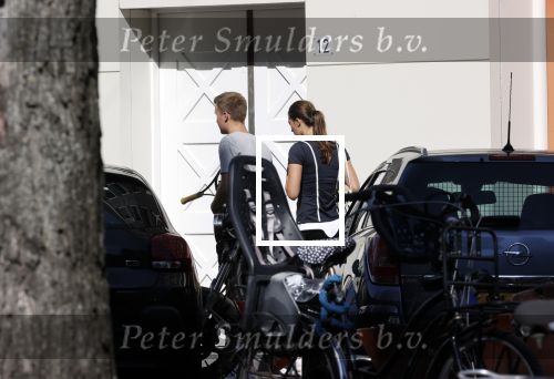 Amsterdam 19 augustus 2020
Julian Vahle met zijn vriendin Chelsey Weimar in hun Biro karretje
