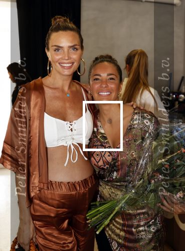 Amsterdam 14 september 2020
Presentatie frisdrank en reep van Fajah Lourens die bij alle jumbo supermarkten verkocht gaat worden .
Kim Feenstra zwanger