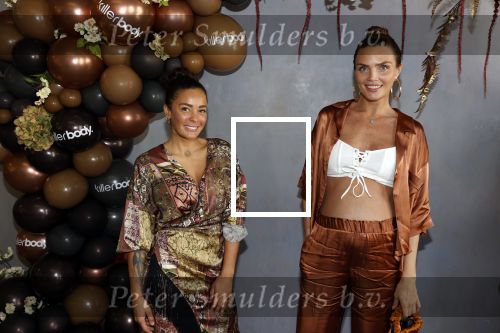 Amsterdam 14 september 2020
Presentatie frisdrank en reep van Fajah Lourens die bij alle jumbo supermarkten verkocht gaat worden .
Kim Feenstra zwanger