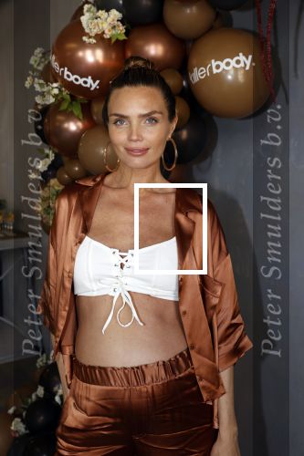 Amsterdam 14 september 2020
Presentatie frisdrank en reep van Fajah Lourens die bij alle jumbo supermarkten verkocht gaat worden .
Kim Feenstra zwanger