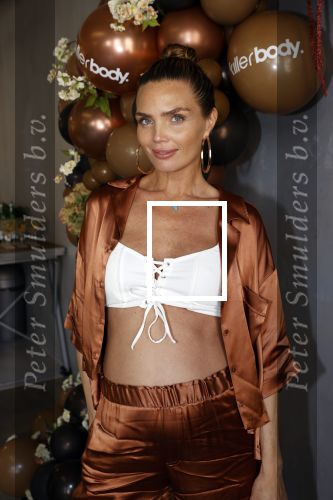 Amsterdam 14 september 2020
Presentatie frisdrank en reep van Fajah Lourens die bij alle jumbo supermarkten verkocht gaat worden .
Kim Feenstra zwanger
