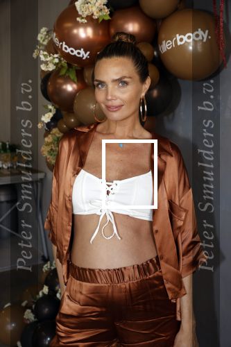 Amsterdam 14 september 2020
Presentatie frisdrank en reep van Fajah Lourens die bij alle jumbo supermarkten verkocht gaat worden .
Kim Feenstra zwanger