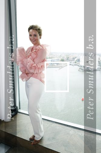 Amsterdam 26 augustus 2020
Castpresentatie Zwanger&Co in de Loft in de Adam toren.
 Carolina Dijkhuizen, Matteo van der Grijn, Lieke van Lexmond Rolf Sanchez Thom Hoffman, Maaike Martens, Waldemar Torenstra en Bo Maerten.