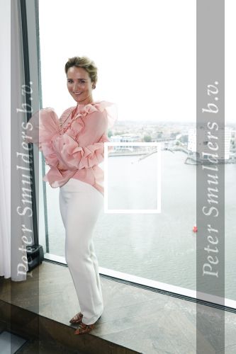 Amsterdam 26 augustus 2020
Castpresentatie Zwanger&Co in de Loft in de Adam toren.
 Carolina Dijkhuizen, Matteo van der Grijn, Lieke van Lexmond Rolf Sanchez Thom Hoffman, Maaike Martens, Waldemar Torenstra en Bo Maerten.