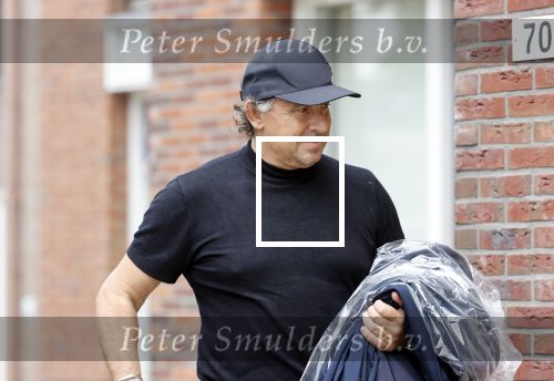 Alkmaar 15 augustus 2020
Marco Borsato arriveert bij zijn nieuwe appartement met kleding die hij bij zijn moeder heeft opgehaald. Hij heeft de afgelopen nacht voor het eerst in zijn nieuwe huis/appartement geslapen