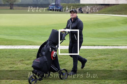 Badhoevedorp 3 september 2020
Golfwedstrijd Makelaars kantoor Bart ter Haar met oa Ruud Gullit , Karin de Rooij Martijn Krabbe en Winston Gerschtanowitz. Ze spelen op golfbaan de international.