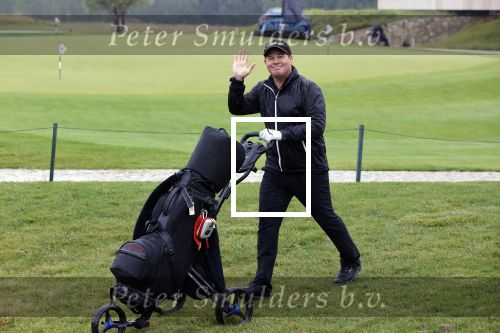Badhoevedorp 3 september 2020
Golfwedstrijd Makelaars kantoor Bart ter Haar met oa Ruud Gullit , Karin de Rooij Martijn Krabbe en Winston Gerschtanowitz. Ze spelen op golfbaan de international.