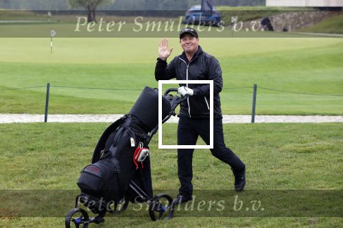 Badhoevedorp 3 september 2020
Golfwedstrijd Makelaars kantoor Bart ter Haar met oa Ruud Gullit , Karin de Rooij Martijn Krabbe en Winston Gerschtanowitz. Ze spelen op golfbaan de international.