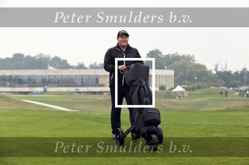 Badhoevedorp 3 september 2020
Golfwedstrijd Makelaars kantoor Bart ter Haar met oa Ruud Gullit , Karin de Rooij Martijn Krabbe en Winston Gerschtanowitz. Ze spelen op golfbaan de international.