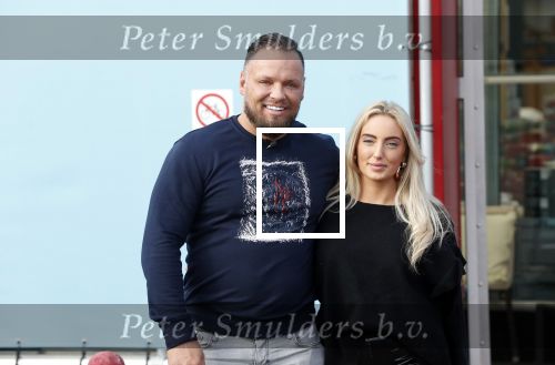 Capelle aan de Ijssel 30 oktober 2018
Michael v d Plas , zijn vriendin Naomi Dijkstra  en Manager Jake Hampel shoppen bij de monster voordeel winkel  voor ieder kind verdient de sint .