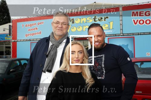 Capelle aan de Ijssel 30 oktober 2018
Michael v d Plas , zijn vriendin Naomi Dijkstra  en Manager Jake Hampel shoppen bij de monster voordeel winkel  voor ieder kind verdient de sint .