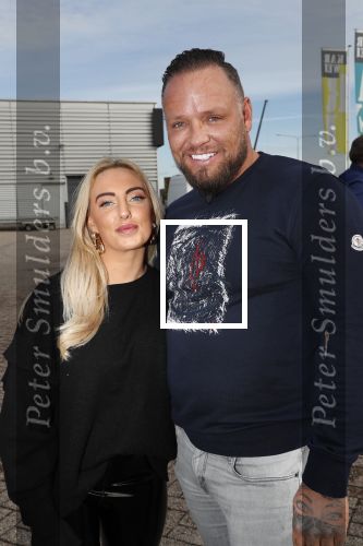 Capelle aan de Ijssel 30 oktober 2018
Michael v d Plas , zijn vriendin Naomi Dijkstra  en Manager Jake Hampel shoppen bij de monster voordeel winkel  voor ieder kind verdient de sint .