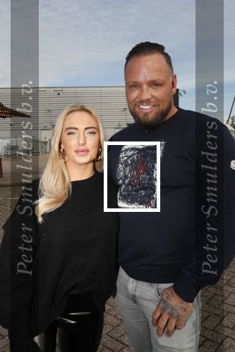 Capelle aan de Ijssel 30 oktober 2018
Michael v d Plas , zijn vriendin Naomi Dijkstra  en Manager Jake Hampel shoppen bij de monster voordeel winkel  voor ieder kind verdient de sint .