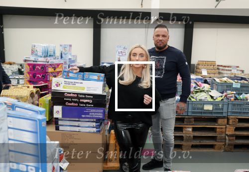 Capelle aan de Ijssel 30 oktober 2018
Michael v d Plas , zijn vriendin Naomi Dijkstra  en Manager Jake Hampel shoppen bij de monster voordeel winkel  voor ieder kind verdient de sint .