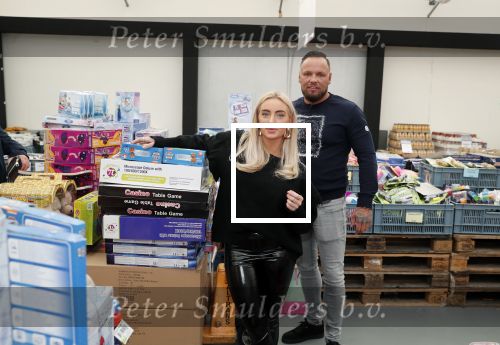 Capelle aan de Ijssel 30 oktober 2018
Michael v d Plas , zijn vriendin Naomi Dijkstra  en Manager Jake Hampel shoppen bij de monster voordeel winkel  voor ieder kind verdient de sint .