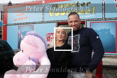 Capelle aan de Ijssel 30 oktober 2018
Michael v d Plas , zijn vriendin Naomi Dijkstra  en Manager Jake Hampel shoppen bij de monster voordeel winkel  voor ieder kind verdient de sint .