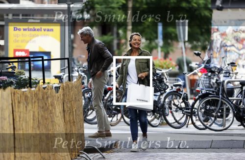 Amsterdam 24 augustus 2020
Micky Hoogendijk had het heel gezellig met een man in Amsterdam zuid.
