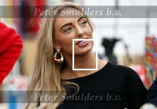 Capelle aan de Ijssel 30 oktober 2018
Michael v d Plas , zijn vriendin Naomi Dijkstra  en Manager Jake Hampel shoppen bij de monster voordeel winkel  voor ieder kind verdient de sint .